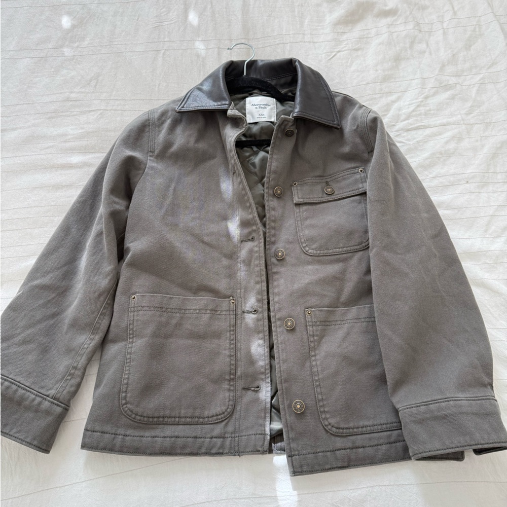 Women’s Abercrombie and Fitch utility jacket